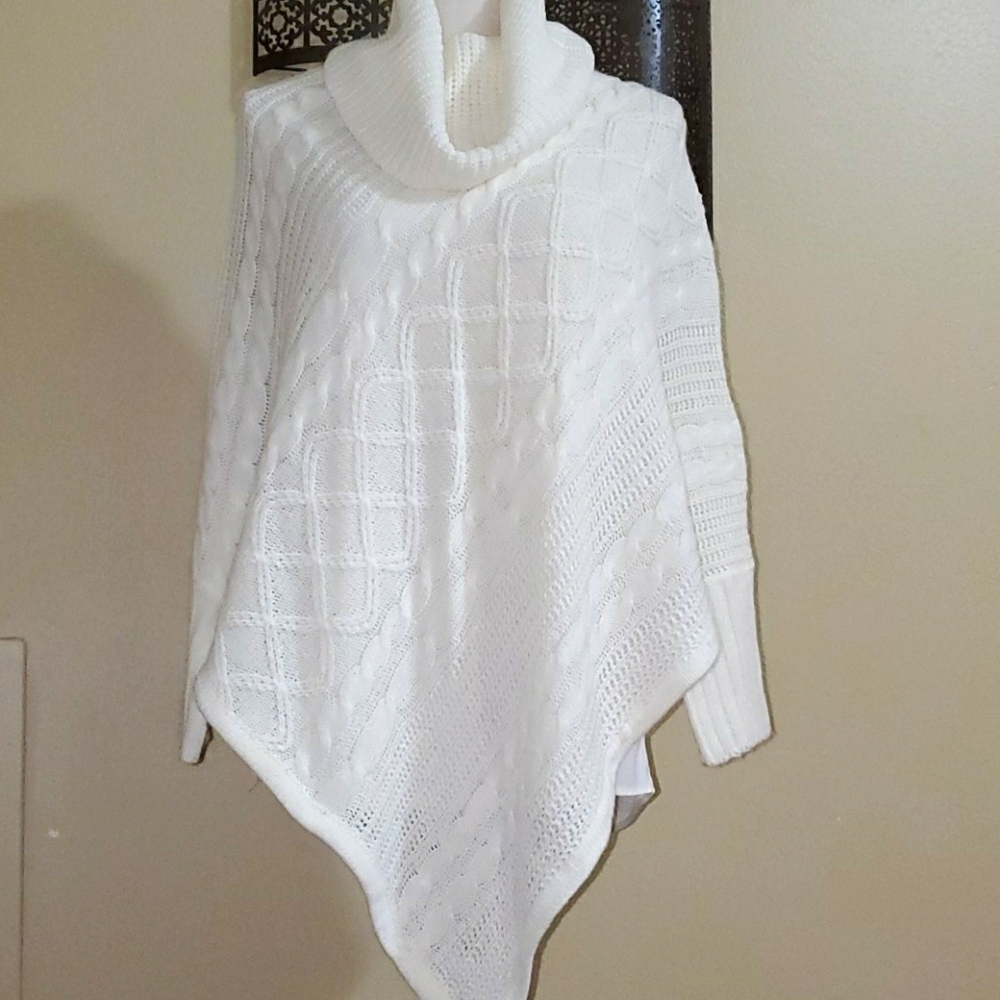 Hannah Cable-knit Poncho Pullover